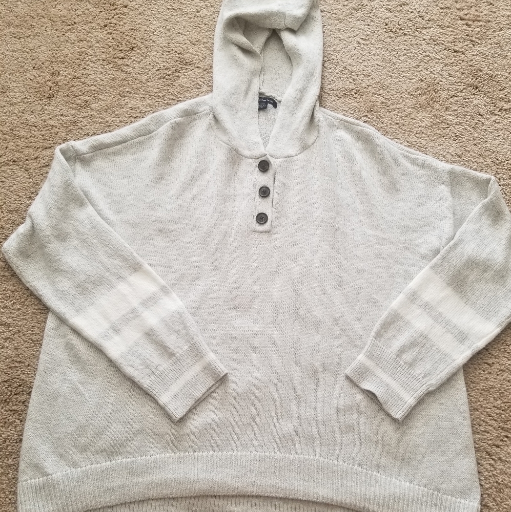 American Eagle Pull-over
